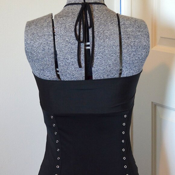 C.C. 1827 "Made You Look" brand Halter Top size medium - Picture 4 of 10